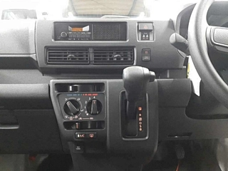 DAIHATSU HIJET VAN 2024