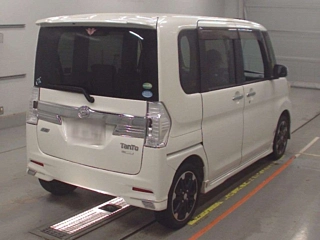 DAIHATSU TANTO 2014