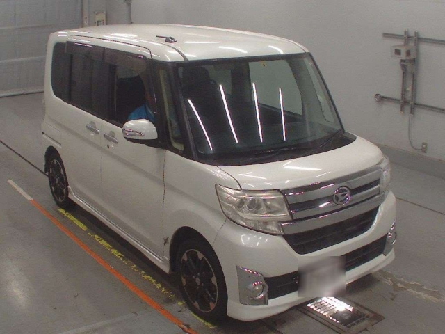 DAIHATSU TANTO 2014