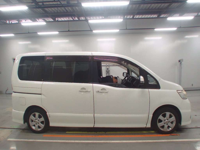 NISSAN SERENA 2008