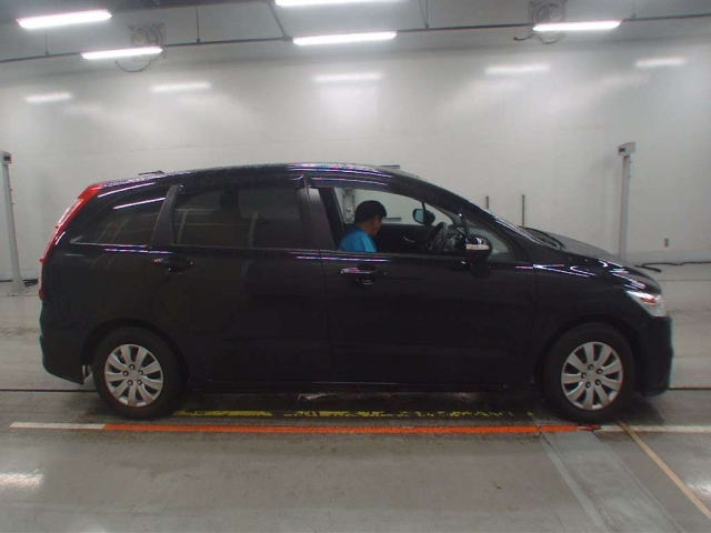 HONDA STREAM 2009