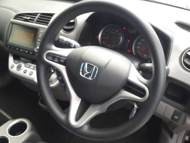 HONDA STREAM 2009