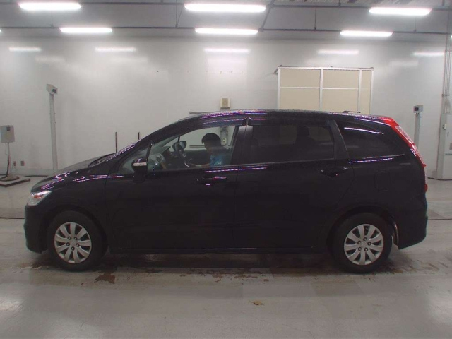 HONDA STREAM 2009