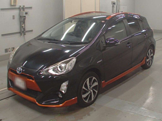TOYOTA AQUA 2015