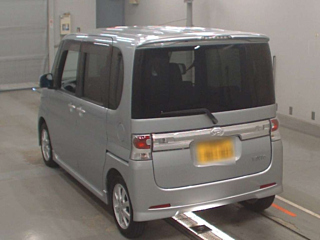DAIHATSU TANTO 2009