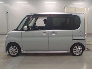 DAIHATSU TANTO 2009