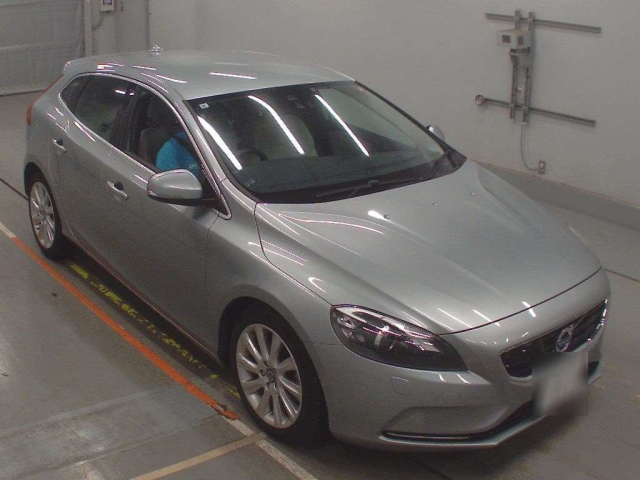 VOLVO V40 2013