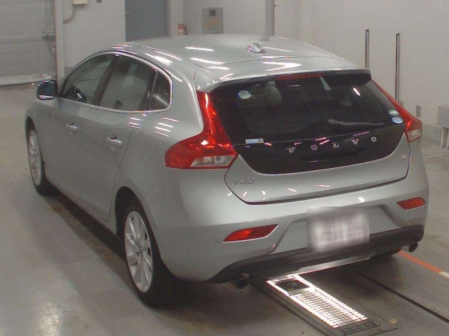 VOLVO V40 2013