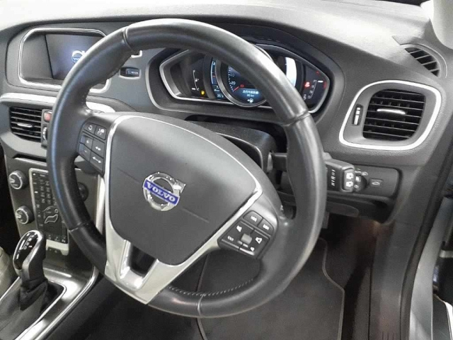 VOLVO V40 2013