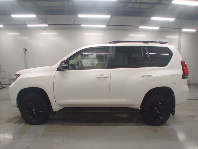 TOYOTA LAND CRUISER PRADO 2022