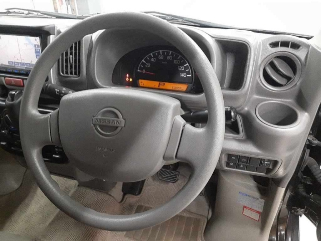 NISSAN CLIPPER VAN 2017