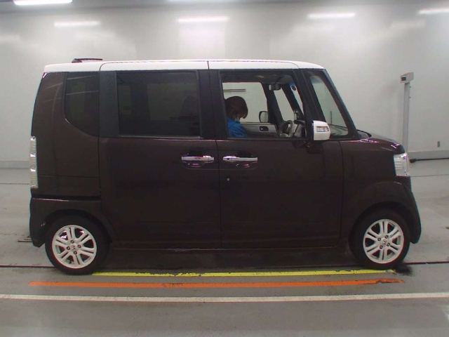 HONDA N BOX 2017