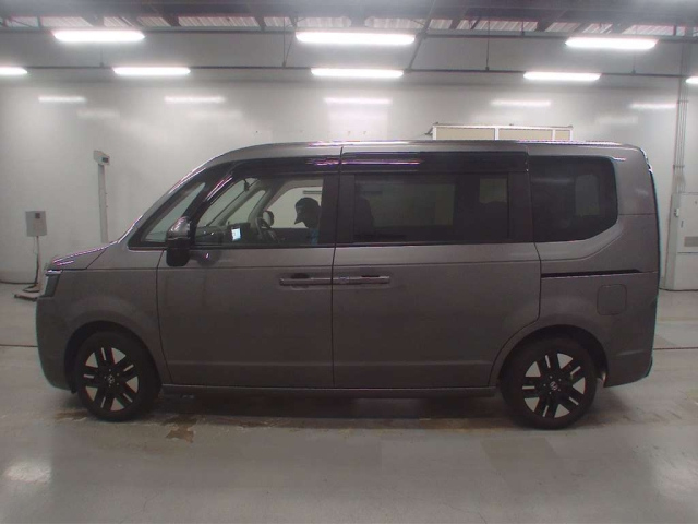 HONDA STEP WAGON 2022