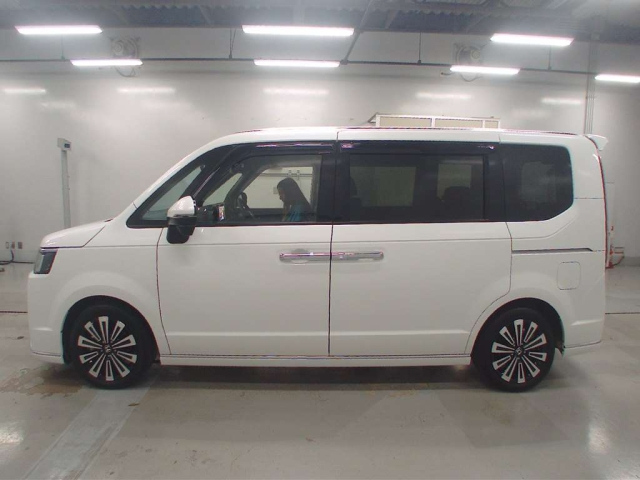 HONDA STEP WAGON 2024