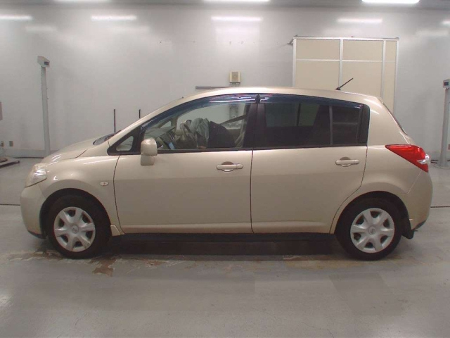 NISSAN TIIDA 2009