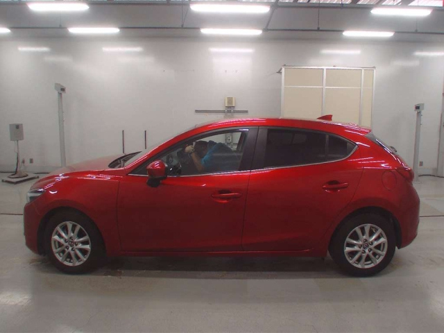 MAZDA AXELA 2017