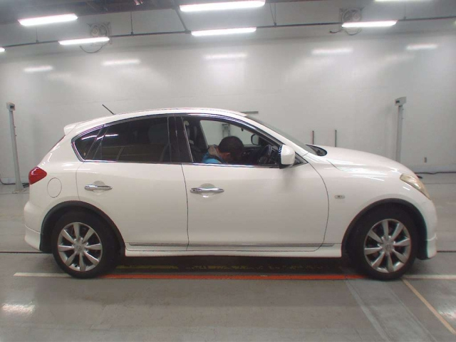 NISSAN SKYLINE CROSSOVER 2010