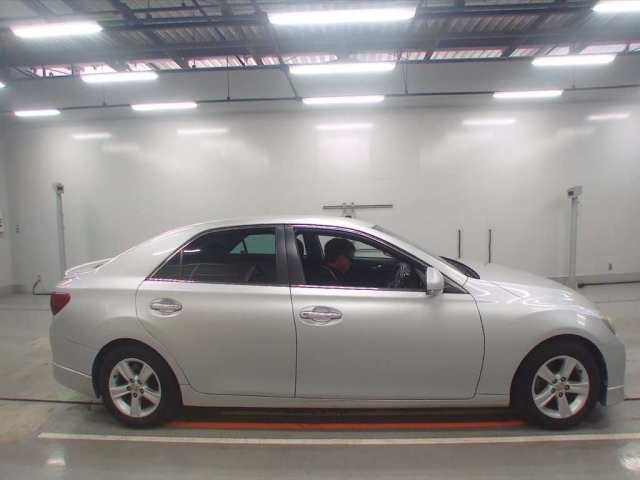 TOYOTA MARK X 2009