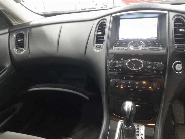 NISSAN SKYLINE CROSSOVER 2010