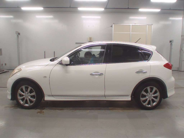 NISSAN SKYLINE CROSSOVER 2010