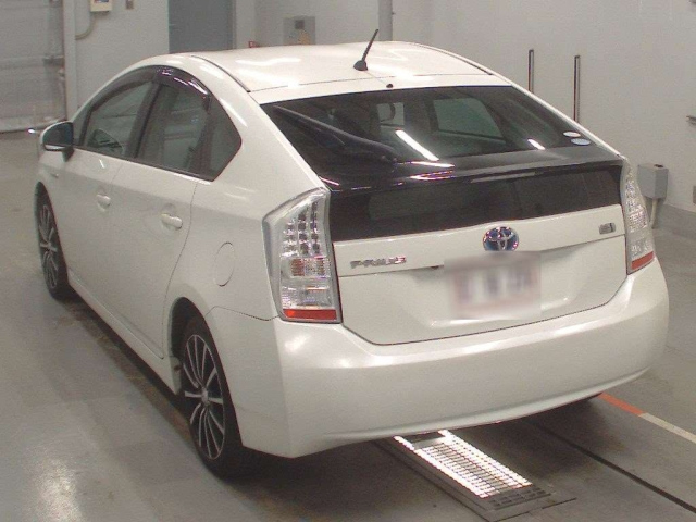 TOYOTA PRIUS 2011