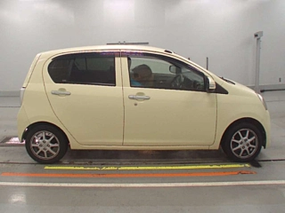 DAIHATSU MIRA E S 2012