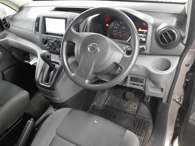 NISSAN NV200 2020