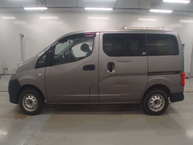 NISSAN NV200 2020