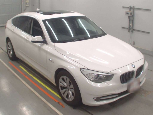 BMW 5 SERIES 2010