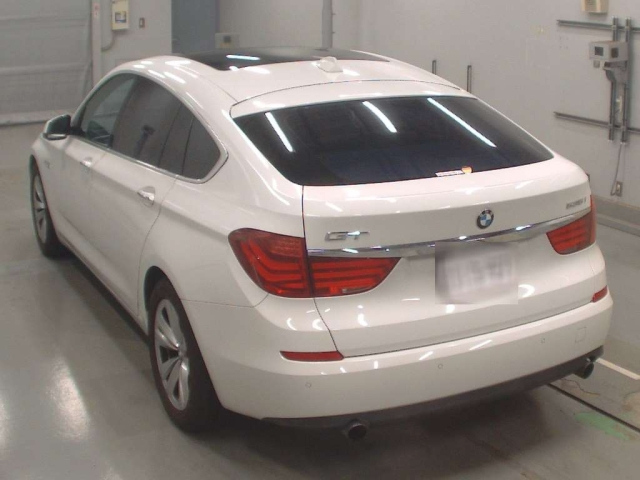 BMW 5 SERIES 2010