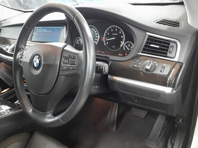 BMW 5 SERIES 2010