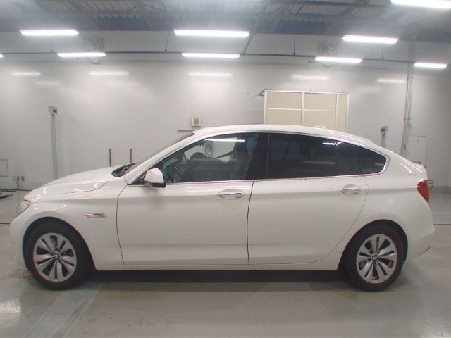 BMW 5 SERIES 2010