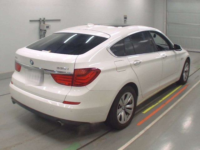 BMW 5 SERIES 2010
