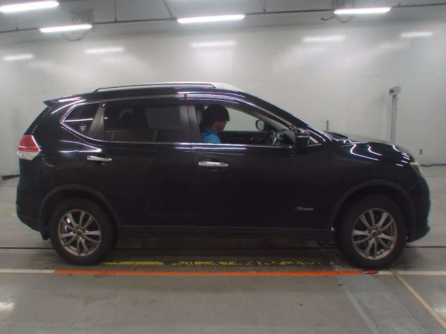 NISSAN X-TRAIL 2015