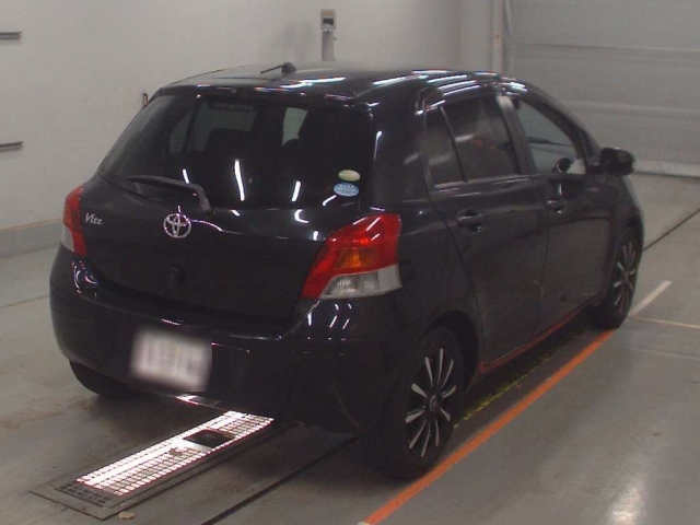 TOYOTA VITZ 2009