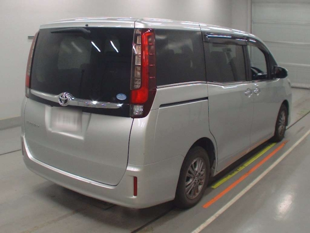 TOYOTA ESQUIRE 2016