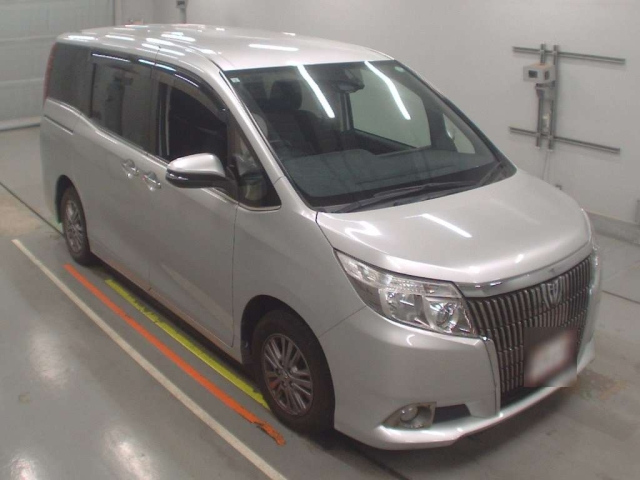 TOYOTA ESQUIRE 2016