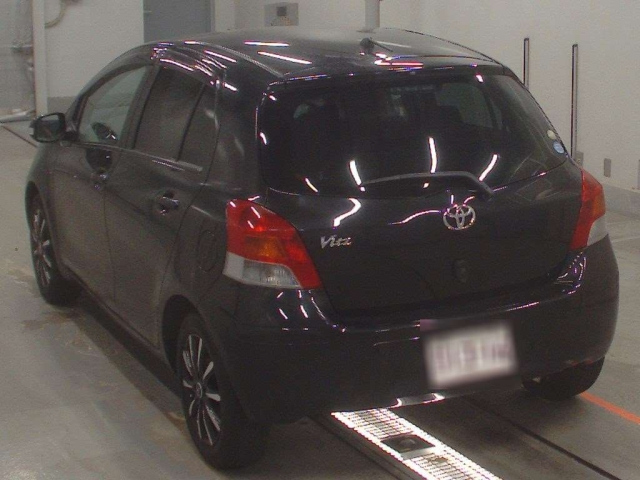 TOYOTA VITZ 2009
