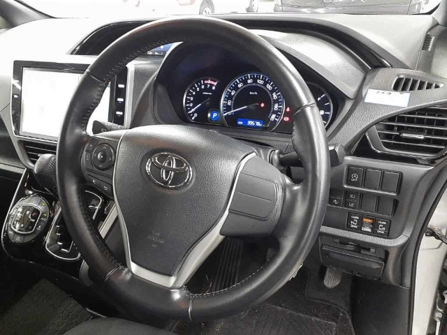 TOYOTA ESQUIRE 2016