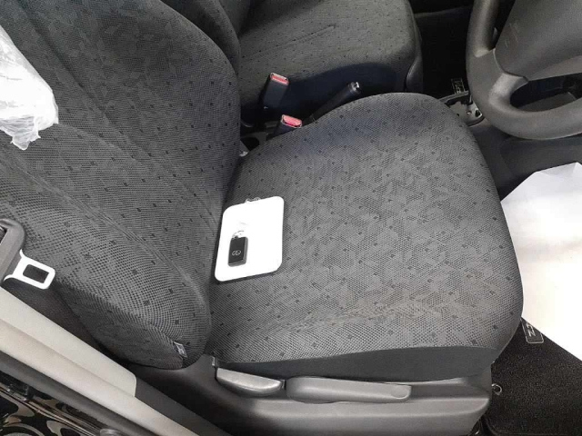 TOYOTA VITZ 2009