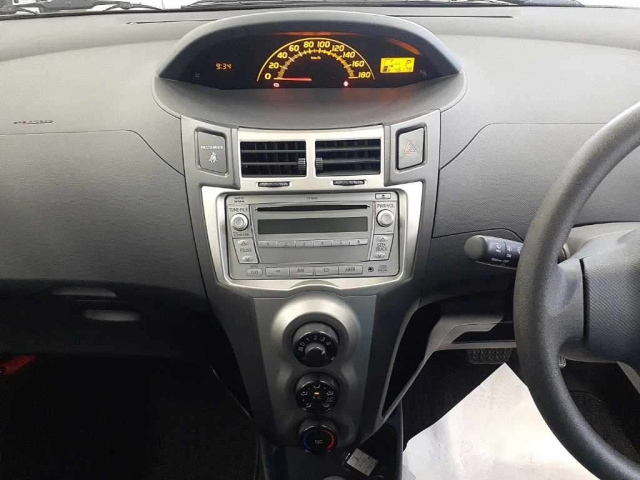 TOYOTA VITZ 2009