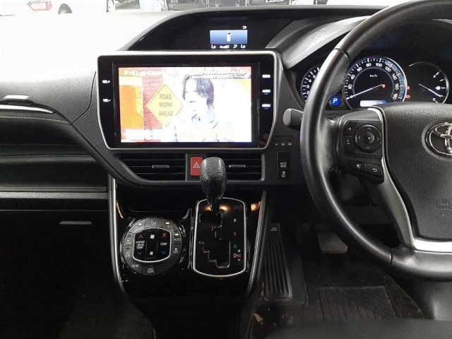 TOYOTA ESQUIRE 2016