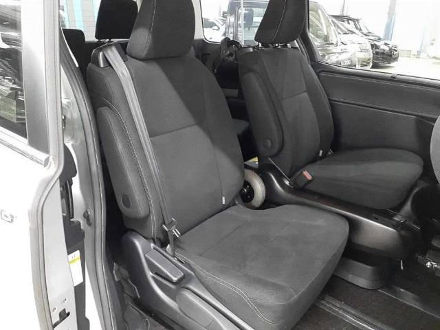 TOYOTA ESQUIRE 2016