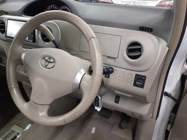 TOYOTA PORTE 2008