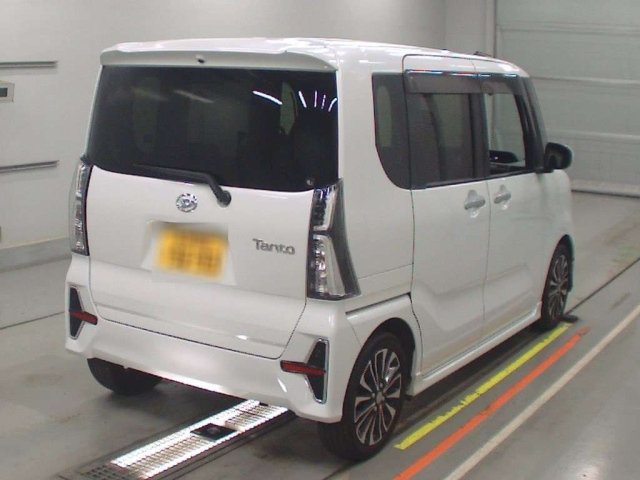 DAIHATSU TANTO 2021