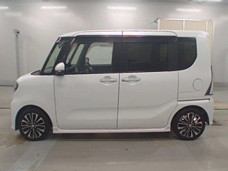 DAIHATSU TANTO 2021
