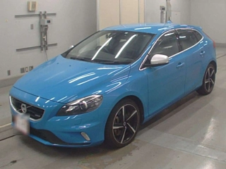 VOLVO V40 2015
