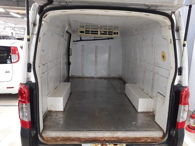 NISSAN CARAVAN VAN 2018