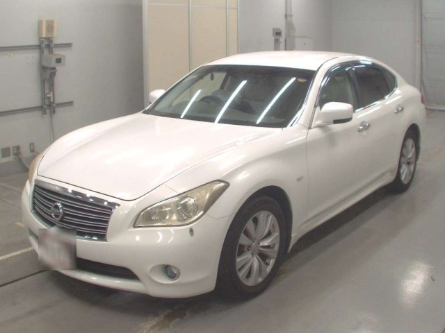NISSAN FUGA 2010