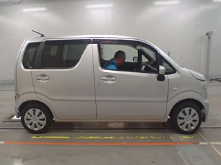 SUZUKI WAGON R 2020